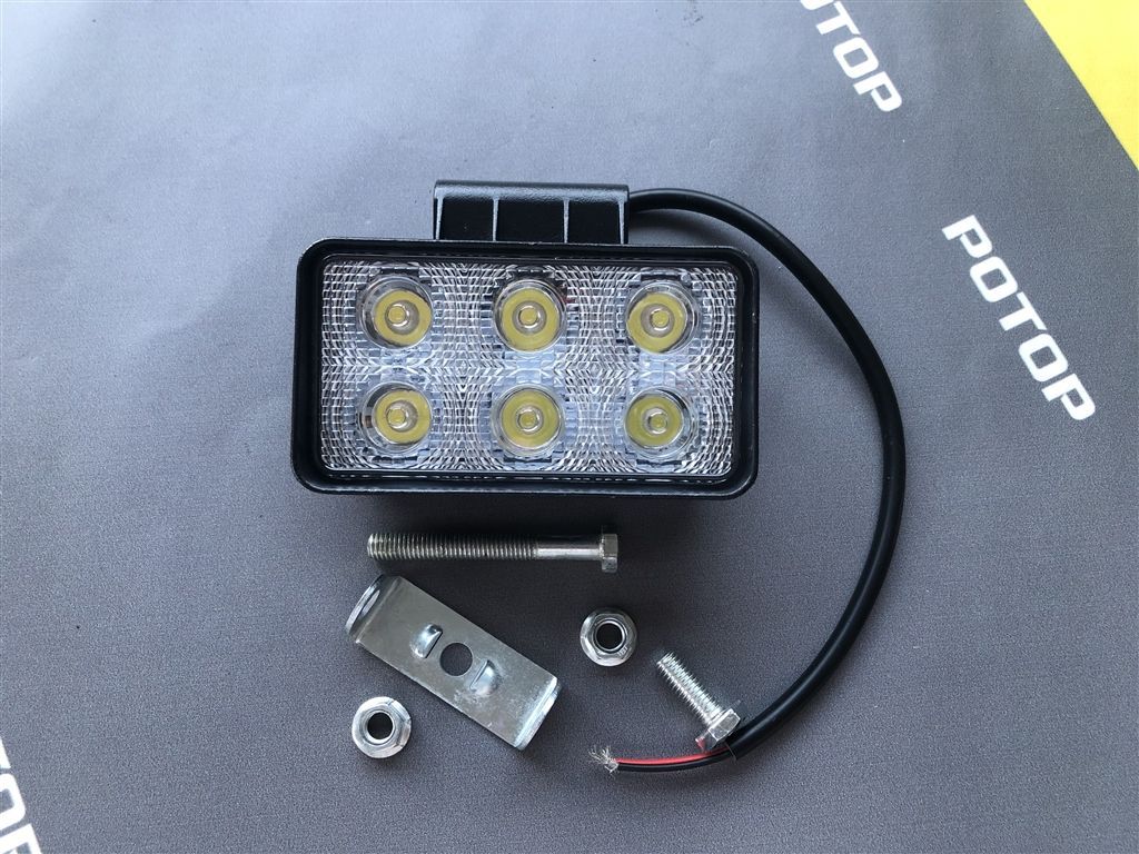 Ходовые огни светодиодные OFF-ROAD 110*50*80 18W 12/24V 6 диодов направ. KS-WSQ206S