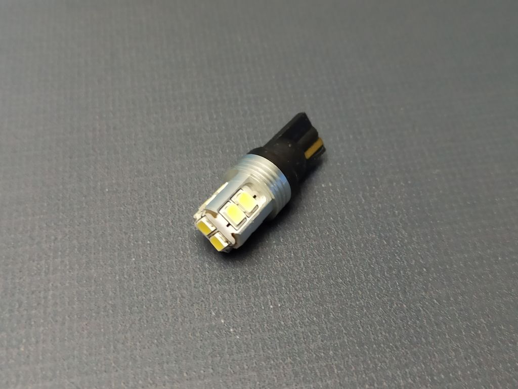 Лампа светодиодная W5W 12V/24V 10 SMD S08201303/268986